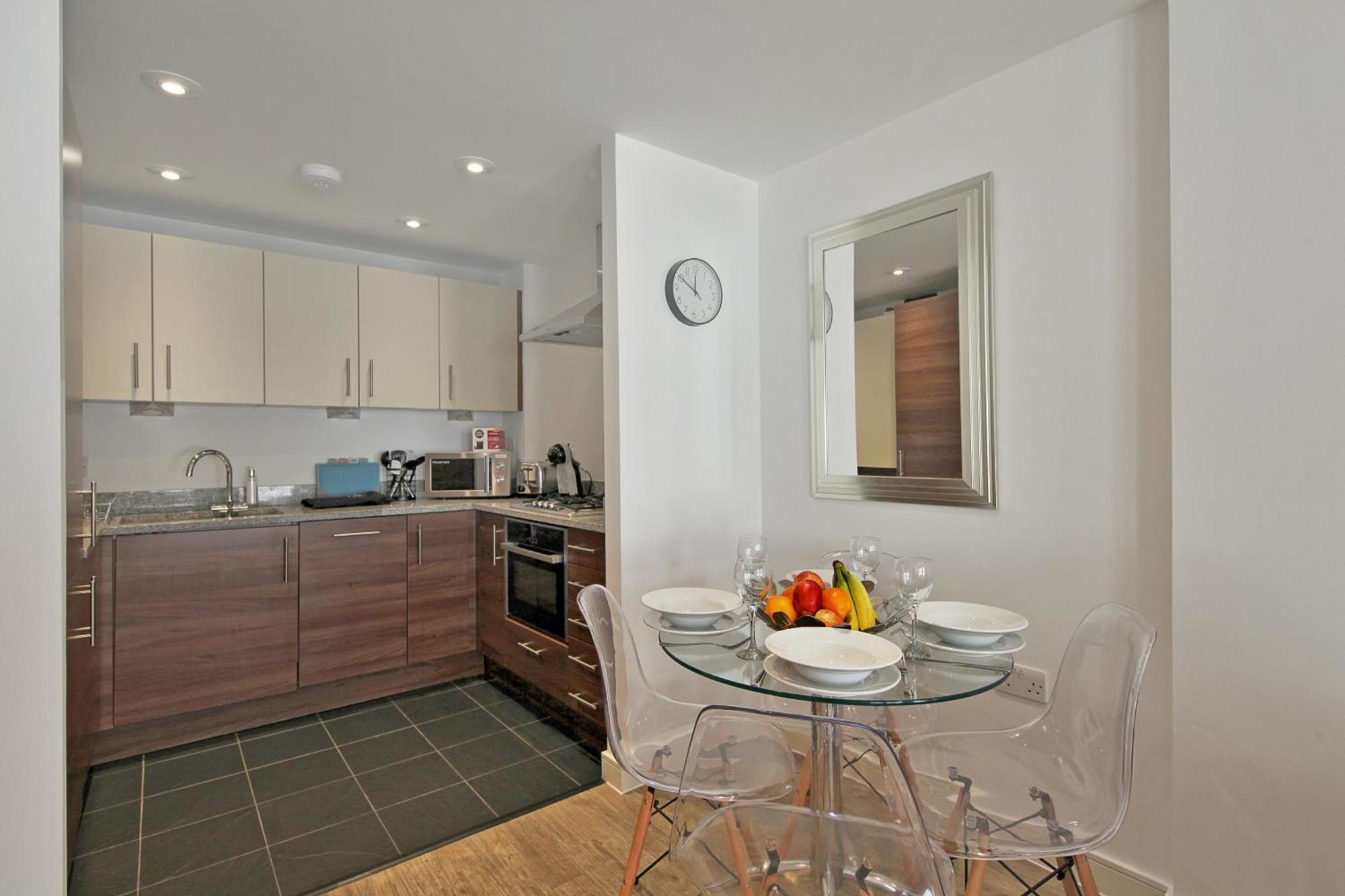 2 Bed Executive Apartment Next To Liverpool Street Free Wifi By City Stay Aparts 런던 외부 사진