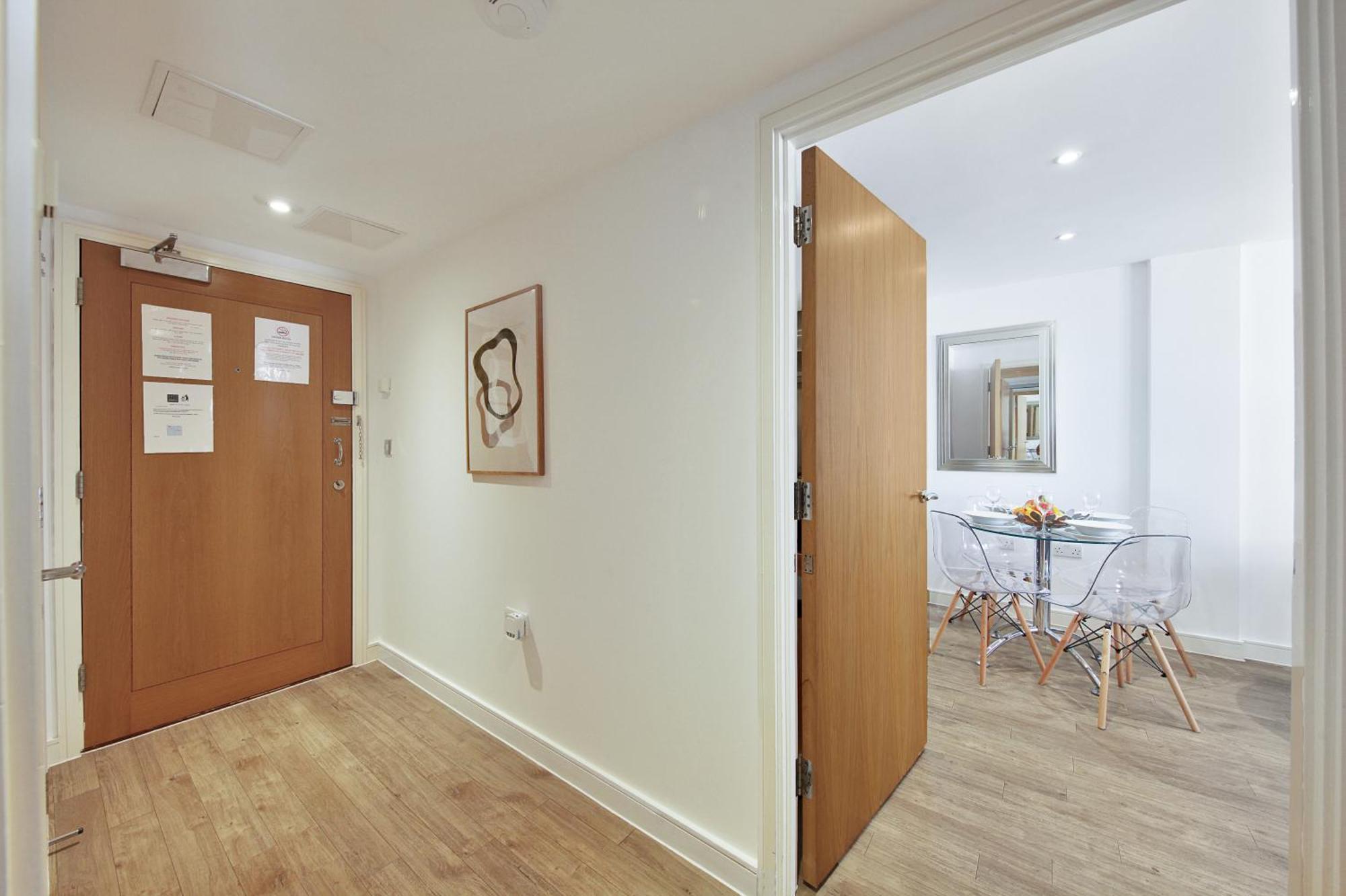 2 Bed Executive Apartment Next To Liverpool Street Free Wifi By City Stay Aparts 런던 외부 사진